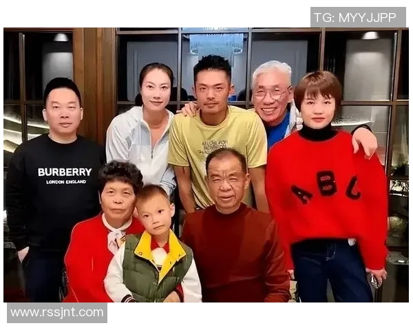 吴芳专访：从青涩球员到羽毛球传奇的成长之路回顾